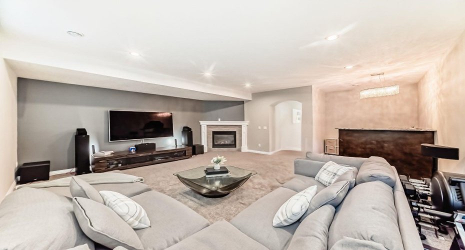 4627 83 Street, Calgary, Alberta T3B 2R1, 4 Bedrooms Bedrooms, ,4 BathroomsBathrooms,Residential,For Sale,83,A2292481