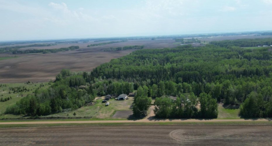 14371 TWP RD 1072, Rural Mackenzie County, Alberta T0H2H0, 5 Bedrooms Bedrooms, ,2 BathroomsBathrooms,Residential,For Sale,TWP RD 1072,A2292513