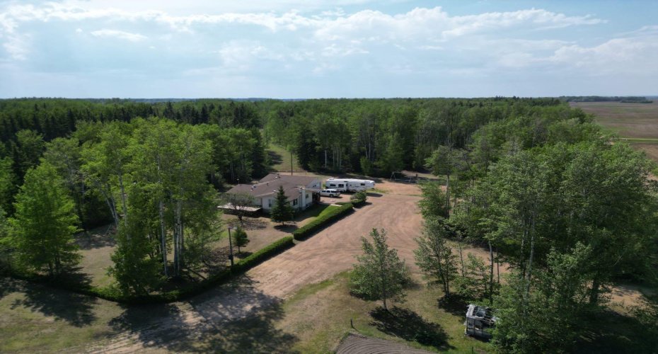 14371 TWP RD 1072, Rural Mackenzie County, Alberta T0H2H0, 5 Bedrooms Bedrooms, ,2 BathroomsBathrooms,Residential,For Sale,TWP RD 1072,A2292513