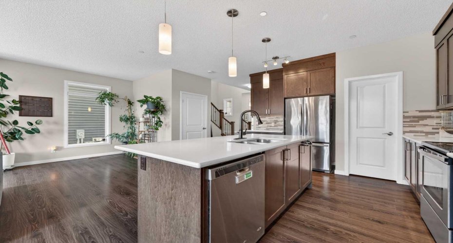 15 Fireside Crescent, Cochrane, Alberta T4C 2L4, 3 Bedrooms Bedrooms, ,3 BathroomsBathrooms,Residential,For Sale,Fireside,A2292524