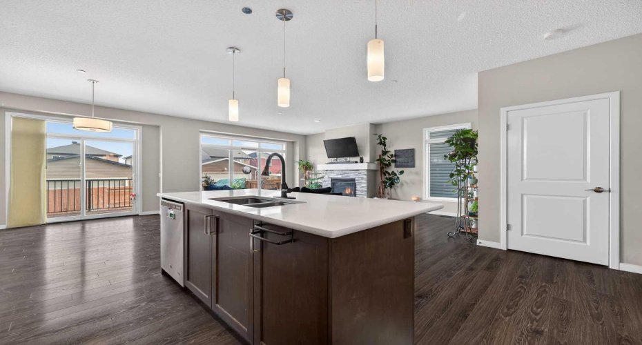 15 Fireside Crescent, Cochrane, Alberta T4C 2L4, 3 Bedrooms Bedrooms, ,3 BathroomsBathrooms,Residential,For Sale,Fireside,A2292524