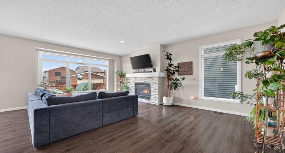 15 Fireside Crescent, Cochrane, Alberta T4C 2L4, 3 Bedrooms Bedrooms, ,3 BathroomsBathrooms,Residential,For Sale,Fireside,A2292524