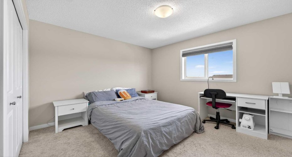 15 Fireside Crescent, Cochrane, Alberta T4C 2L4, 3 Bedrooms Bedrooms, ,3 BathroomsBathrooms,Residential,For Sale,Fireside,A2292524