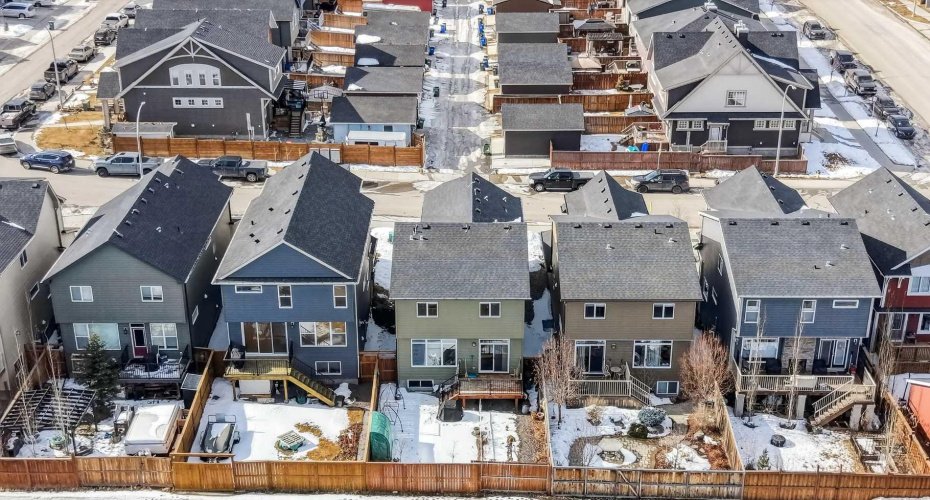 15 Fireside Crescent, Cochrane, Alberta T4C 2L4, 3 Bedrooms Bedrooms, ,3 BathroomsBathrooms,Residential,For Sale,Fireside,A2292524