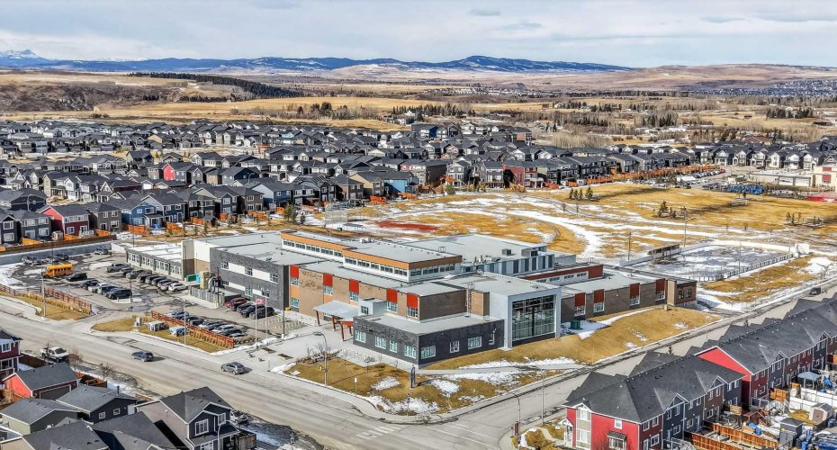 15 Fireside Crescent, Cochrane, Alberta T4C 2L4, 3 Bedrooms Bedrooms, ,3 BathroomsBathrooms,Residential,For Sale,Fireside,A2292524