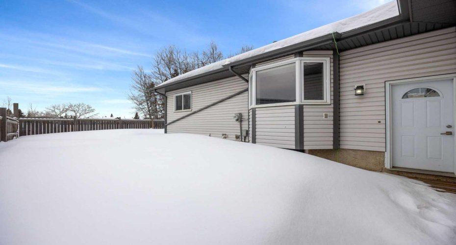 218 Maclaren Crescent, Fort McMurray, Alberta T9K 1J8, 4 Bedrooms Bedrooms, ,2 BathroomsBathrooms,Residential,For Sale,Maclaren,A2292549