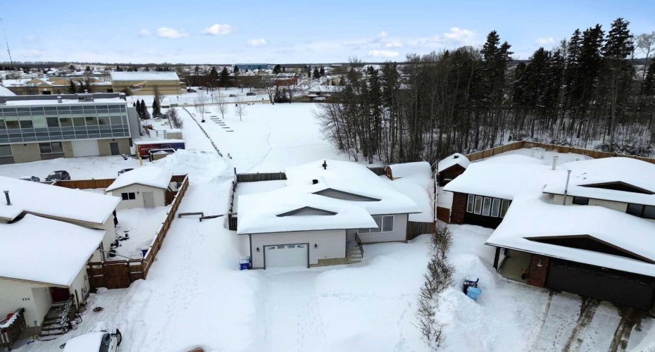 218 Maclaren Crescent, Fort McMurray, Alberta T9K 1J8, 4 Bedrooms Bedrooms, ,2 BathroomsBathrooms,Residential,For Sale,Maclaren,A2292549