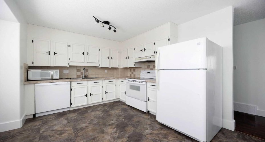 218 Maclaren Crescent, Fort McMurray, Alberta T9K 1J8, 4 Bedrooms Bedrooms, ,2 BathroomsBathrooms,Residential,For Sale,Maclaren,A2292549