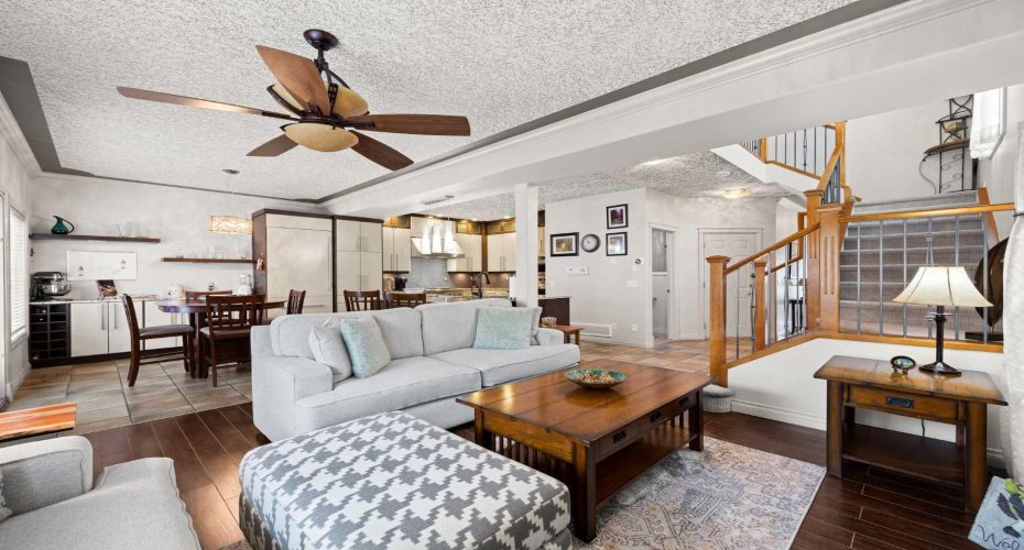 100 Signature Way, Calgary, Alberta T3H 2W6, 3 Bedrooms Bedrooms, ,4 BathroomsBathrooms,Residential,For Sale,Signature,A2292586