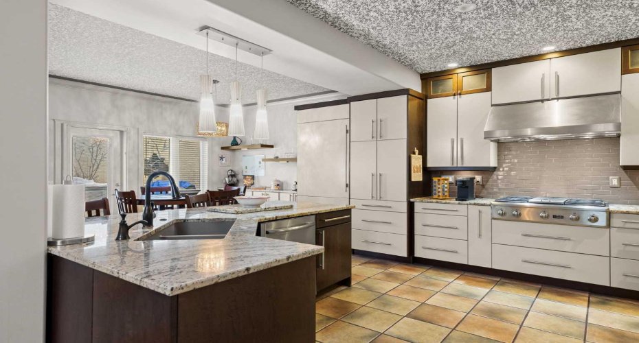 100 Signature Way, Calgary, Alberta T3H 2W6, 3 Bedrooms Bedrooms, ,4 BathroomsBathrooms,Residential,For Sale,Signature,A2292586