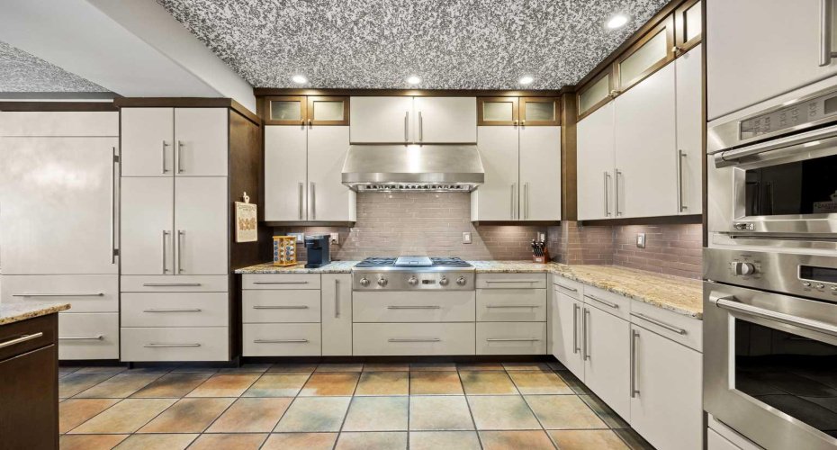 100 Signature Way, Calgary, Alberta T3H 2W6, 3 Bedrooms Bedrooms, ,4 BathroomsBathrooms,Residential,For Sale,Signature,A2292586