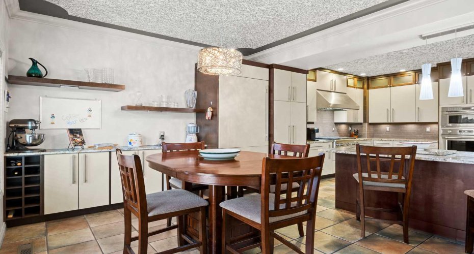 100 Signature Way, Calgary, Alberta T3H 2W6, 3 Bedrooms Bedrooms, ,4 BathroomsBathrooms,Residential,For Sale,Signature,A2292586