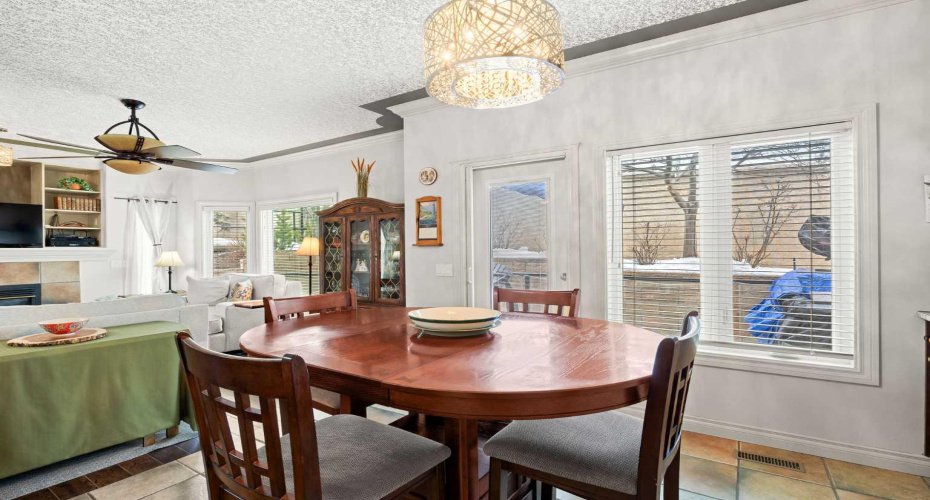 100 Signature Way, Calgary, Alberta T3H 2W6, 3 Bedrooms Bedrooms, ,4 BathroomsBathrooms,Residential,For Sale,Signature,A2292586