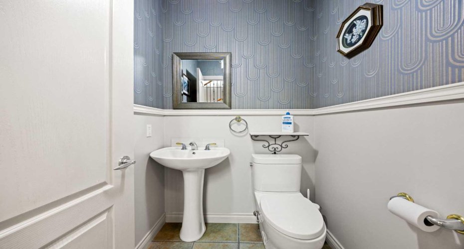 100 Signature Way, Calgary, Alberta T3H 2W6, 3 Bedrooms Bedrooms, ,4 BathroomsBathrooms,Residential,For Sale,Signature,A2292586