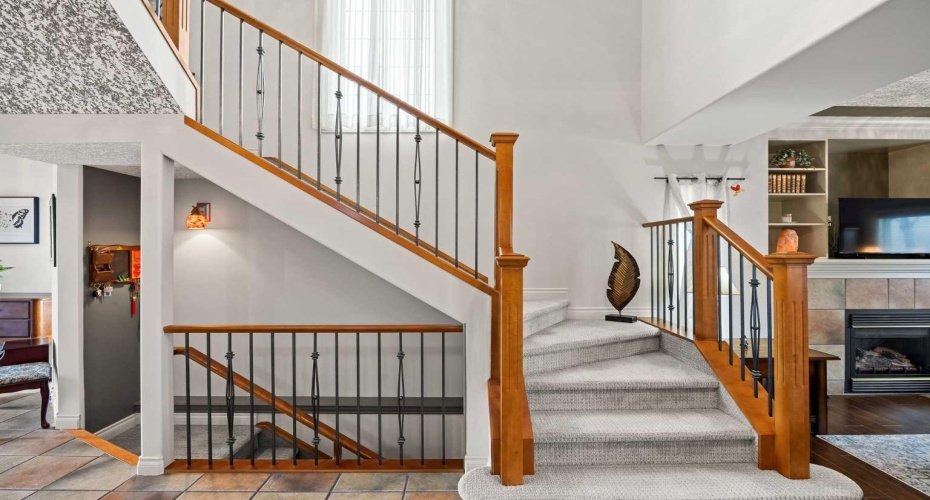 100 Signature Way, Calgary, Alberta T3H 2W6, 3 Bedrooms Bedrooms, ,4 BathroomsBathrooms,Residential,For Sale,Signature,A2292586