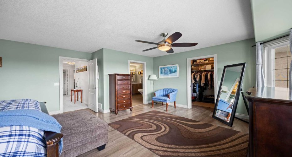 100 Signature Way, Calgary, Alberta T3H 2W6, 3 Bedrooms Bedrooms, ,4 BathroomsBathrooms,Residential,For Sale,Signature,A2292586