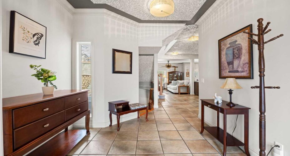 100 Signature Way, Calgary, Alberta T3H 2W6, 3 Bedrooms Bedrooms, ,4 BathroomsBathrooms,Residential,For Sale,Signature,A2292586