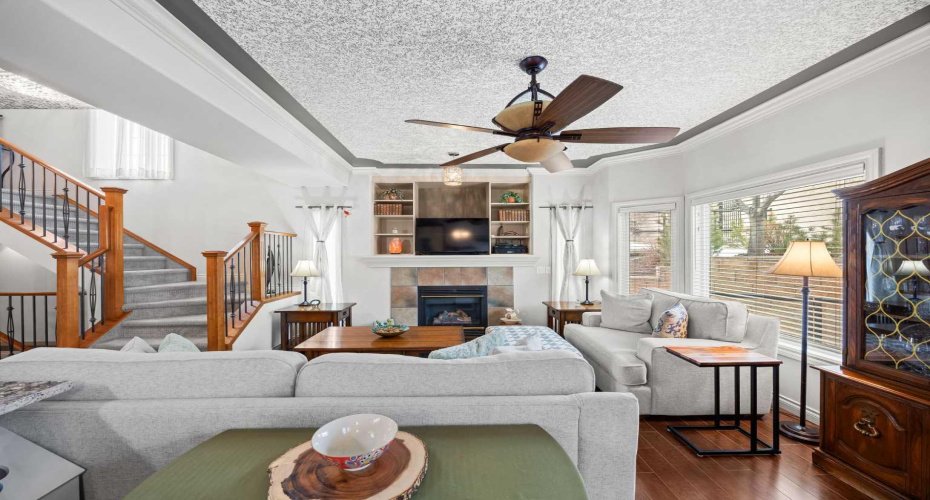 100 Signature Way, Calgary, Alberta T3H 2W6, 3 Bedrooms Bedrooms, ,4 BathroomsBathrooms,Residential,For Sale,Signature,A2292586