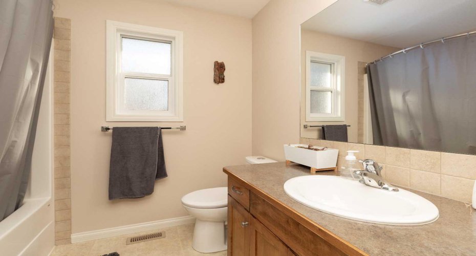 505 Gateway Crescent, Lethbridge, Alberta T1K 4X2, 4 Bedrooms Bedrooms, ,3 BathroomsBathrooms,Residential,For Sale,Gateway,A2292669