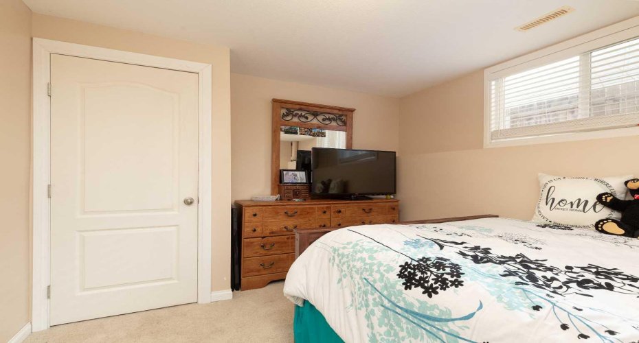 505 Gateway Crescent, Lethbridge, Alberta T1K 4X2, 4 Bedrooms Bedrooms, ,3 BathroomsBathrooms,Residential,For Sale,Gateway,A2292669