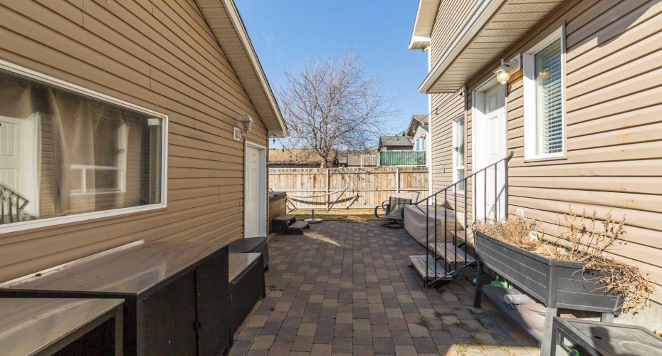 505 Gateway Crescent, Lethbridge, Alberta T1K 4X2, 4 Bedrooms Bedrooms, ,3 BathroomsBathrooms,Residential,For Sale,Gateway,A2292669