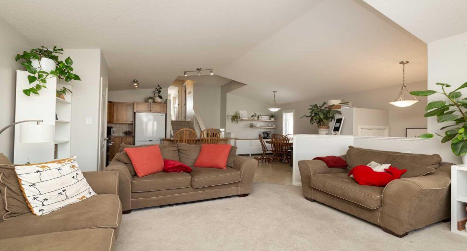 505 Gateway Crescent, Lethbridge, Alberta T1K 4X2, 4 Bedrooms Bedrooms, ,3 BathroomsBathrooms,Residential,For Sale,Gateway,A2292669