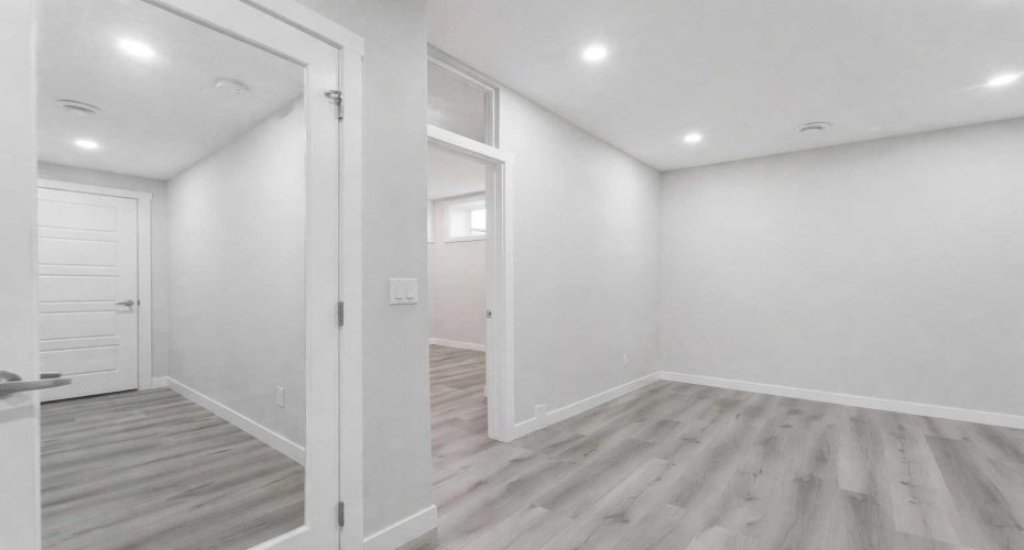 30 Belmont Crescent, Calgary, Alberta T2X 4N5, 4 Bedrooms Bedrooms, ,4 BathroomsBathrooms,Residential,For Sale,Belmont,A2292683