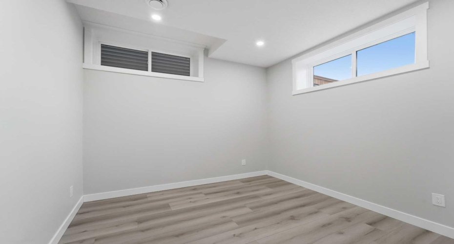 30 Belmont Crescent, Calgary, Alberta T2X 4N5, 4 Bedrooms Bedrooms, ,4 BathroomsBathrooms,Residential,For Sale,Belmont,A2292683