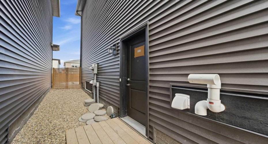 30 Belmont Crescent, Calgary, Alberta T2X 4N5, 4 Bedrooms Bedrooms, ,4 BathroomsBathrooms,Residential,For Sale,Belmont,A2292683