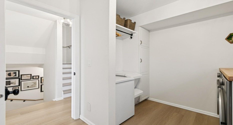 Laundry room storage