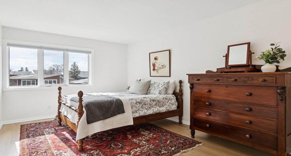 Second upstairs bedroom