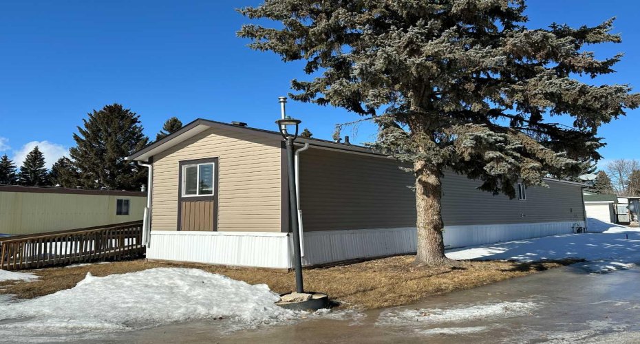 6205 54 Street, Ponoka, Alberta T4J 1M5, 3 Bedrooms Bedrooms, ,2 BathroomsBathrooms,Mobile,For Sale,54,A2292711