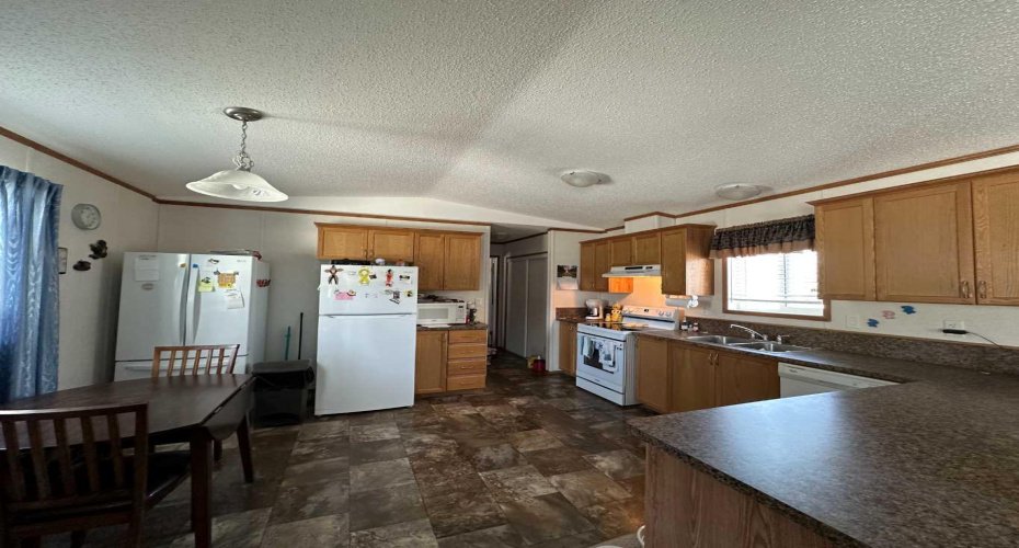 6205 54 Street, Ponoka, Alberta T4J 1M5, 3 Bedrooms Bedrooms, ,2 BathroomsBathrooms,Mobile,For Sale,54,A2292711