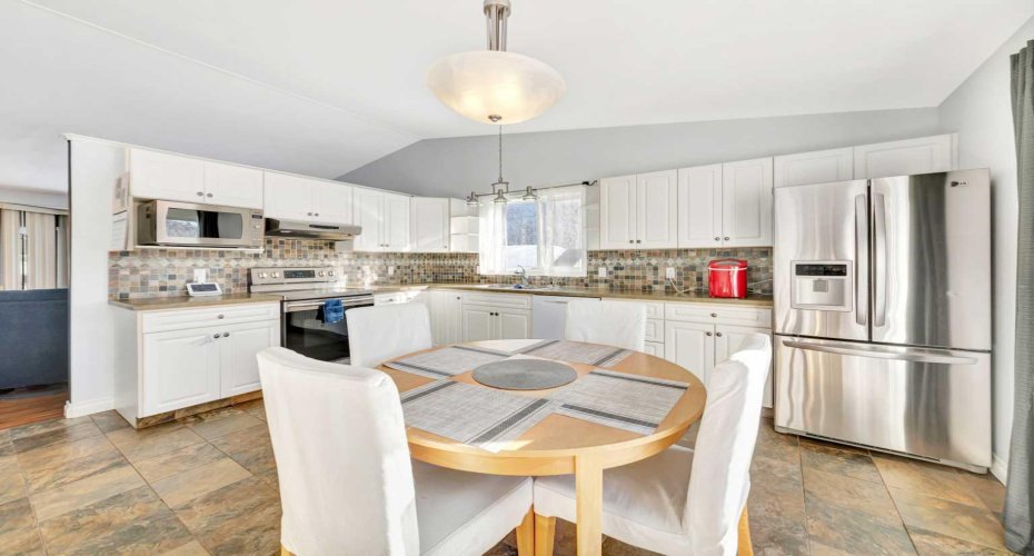 5615 24 Street, Lloydminster, Alberta T9V 2V1, 4 Bedrooms Bedrooms, ,3 BathroomsBathrooms,Residential,For Sale,24,A2292712