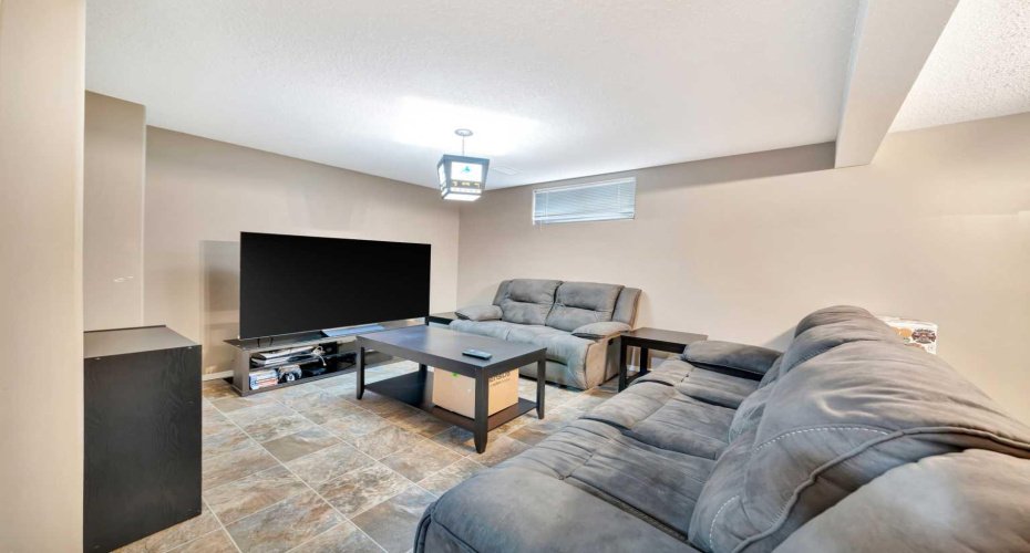 5615 24 Street, Lloydminster, Alberta T9V 2V1, 4 Bedrooms Bedrooms, ,3 BathroomsBathrooms,Residential,For Sale,24,A2292712