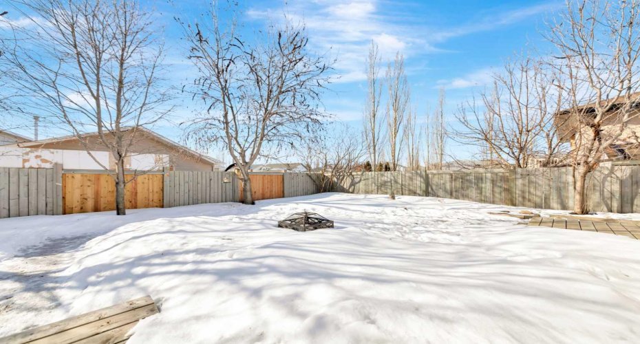 5615 24 Street, Lloydminster, Alberta T9V 2V1, 4 Bedrooms Bedrooms, ,3 BathroomsBathrooms,Residential,For Sale,24,A2292712