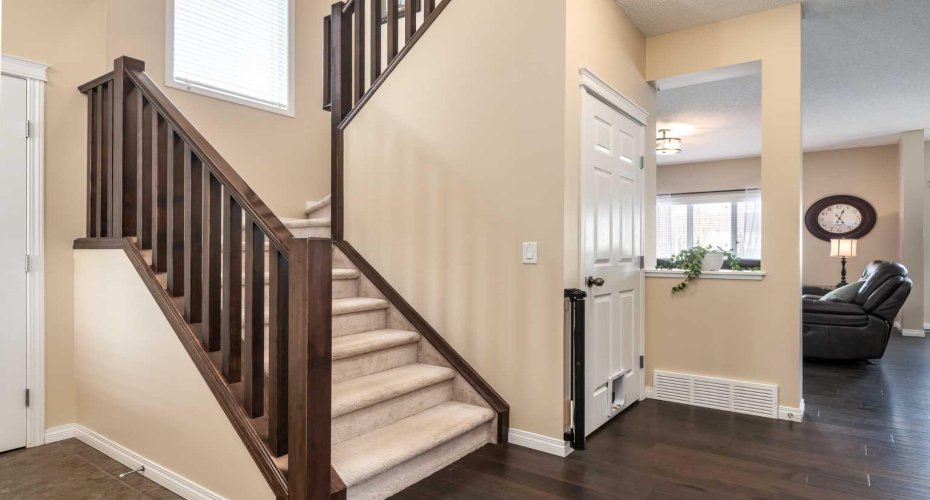 26 Mount Rae Terrace, Okotoks, Alberta T1S 0M6, 4 Bedrooms Bedrooms, ,3 BathroomsBathrooms,Residential,For Sale,Mount Rae,A2292754