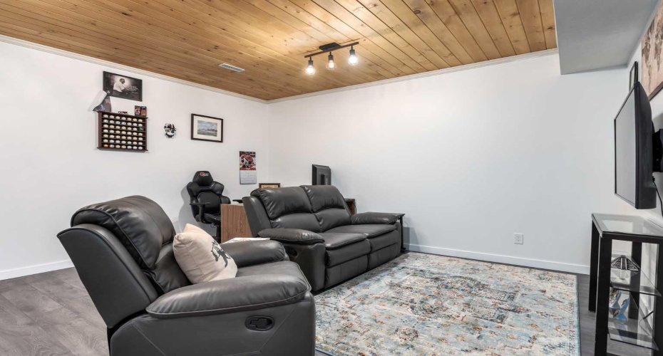 26 Mount Rae Terrace, Okotoks, Alberta T1S 0M6, 4 Bedrooms Bedrooms, ,3 BathroomsBathrooms,Residential,For Sale,Mount Rae,A2292754