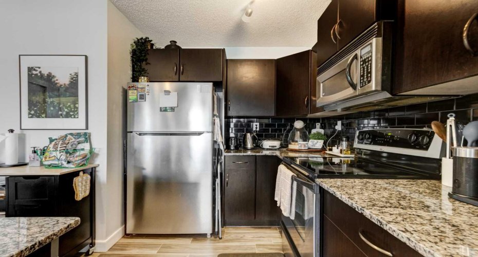 5605 Henwood Street, Calgary, Alberta T3E 7R2, 1 Bedroom Bedrooms, ,1 BathroomBathrooms,Residential,For Sale,Henwood,A2292755