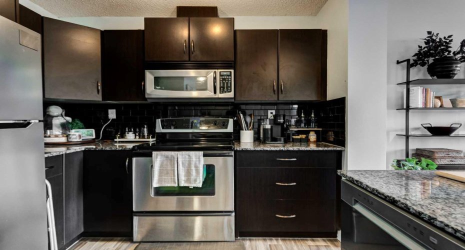 5605 Henwood Street, Calgary, Alberta T3E 7R2, 1 Bedroom Bedrooms, ,1 BathroomBathrooms,Residential,For Sale,Henwood,A2292755