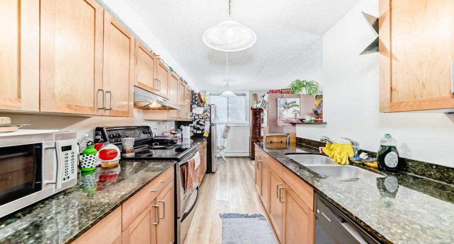 315 9A Street, Calgary, Alberta T2N 1T7, 2 Bedroom Bedrooms, 0 ,1 BathroomBathrooms,Residential,For Sale,9A,0,A2287030