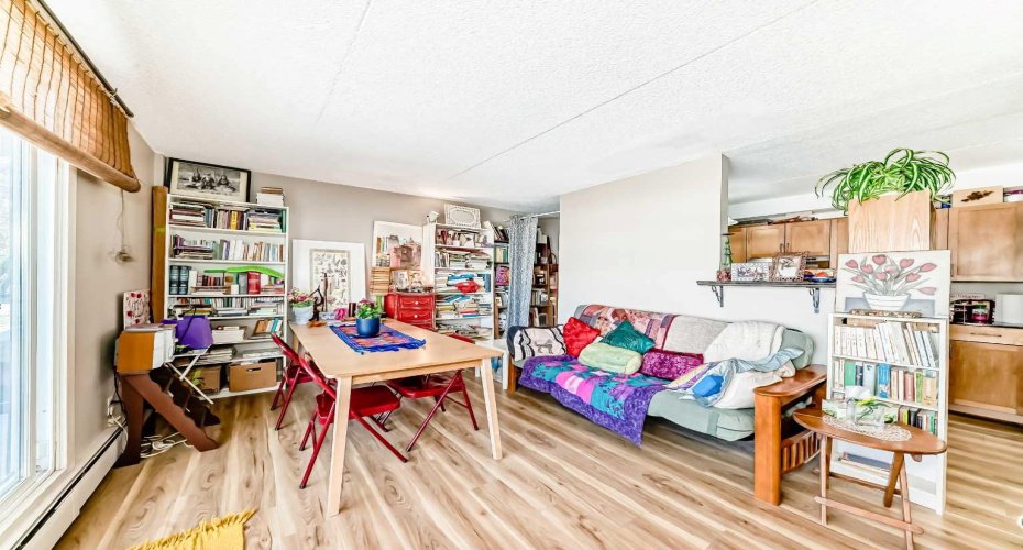 315 9A Street, Calgary, Alberta T2N 1T7, 2 Bedroom Bedrooms, 0 ,1 BathroomBathrooms,Residential,For Sale,9A,0,A2287030