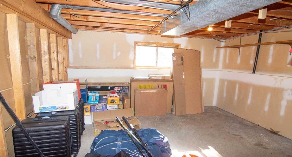 18 West Murphy Place, Cochrane, Alberta T4C1L8, 4 Bedrooms Bedrooms, ,3 BathroomsBathrooms,Residential,For Sale,West Murphy,A2292794