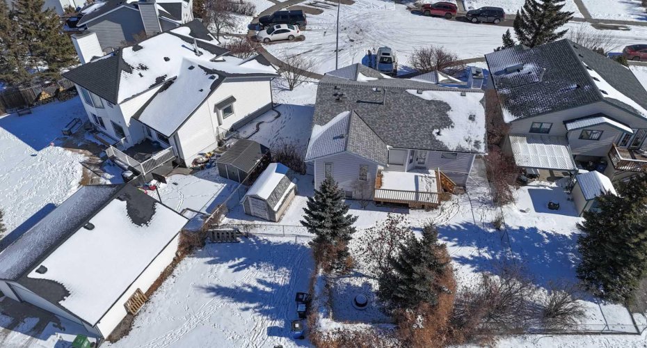 18 West Murphy Place, Cochrane, Alberta T4C1L8, 4 Bedrooms Bedrooms, ,3 BathroomsBathrooms,Residential,For Sale,West Murphy,A2292794