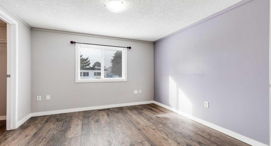 3223 83 Street, Calgary, Alberta T3B 5N7, 3 Bedrooms Bedrooms, ,2 BathroomsBathrooms,Mobile,For Sale,83,A2292803