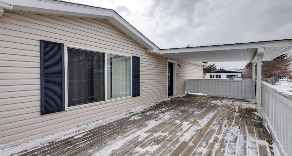3223 83 Street, Calgary, Alberta T3B 5N7, 3 Bedrooms Bedrooms, ,2 BathroomsBathrooms,Mobile,For Sale,83,A2292803
