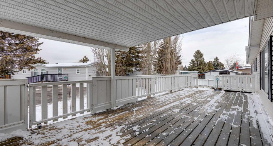 3223 83 Street, Calgary, Alberta T3B 5N7, 3 Bedrooms Bedrooms, ,2 BathroomsBathrooms,Mobile,For Sale,83,A2292803