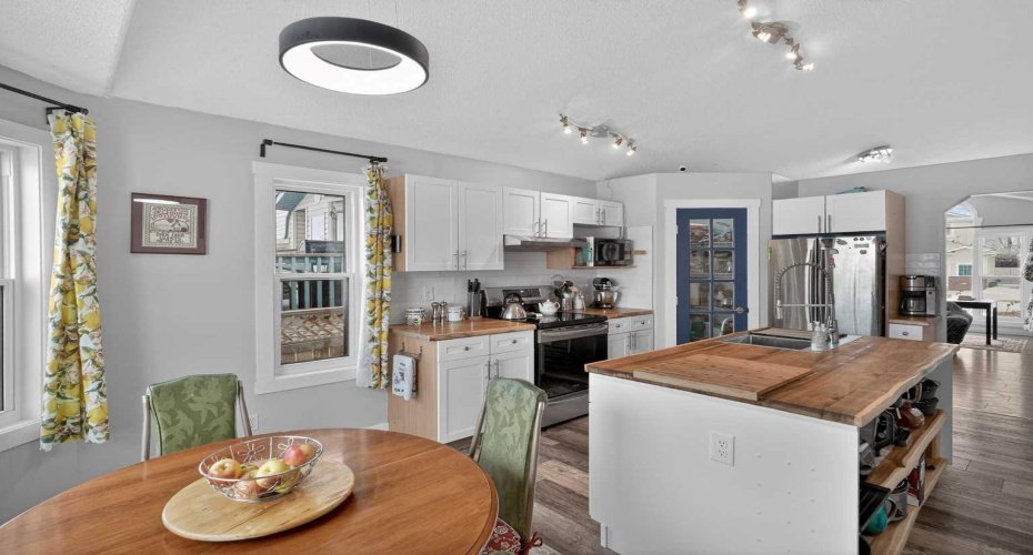 38 Canoe Circle, Airdrie, Alberta T4B2L6, 4 Bedrooms Bedrooms, ,3 BathroomsBathrooms,Residential,For Sale,Canoe,A2288202