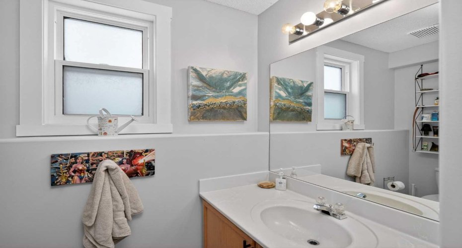 38 Canoe Circle, Airdrie, Alberta T4B2L6, 4 Bedrooms Bedrooms, ,3 BathroomsBathrooms,Residential,For Sale,Canoe,A2288202