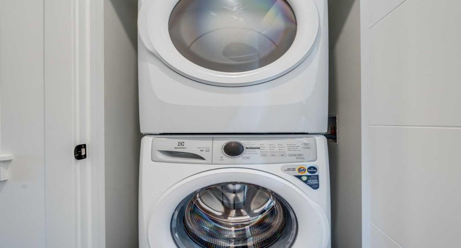 2231 81st Street, Calgary, Alberta T3H 3V8, 3 Bedrooms Bedrooms, ,3 BathroomsBathrooms,Residential,For Sale,81st,A2292804